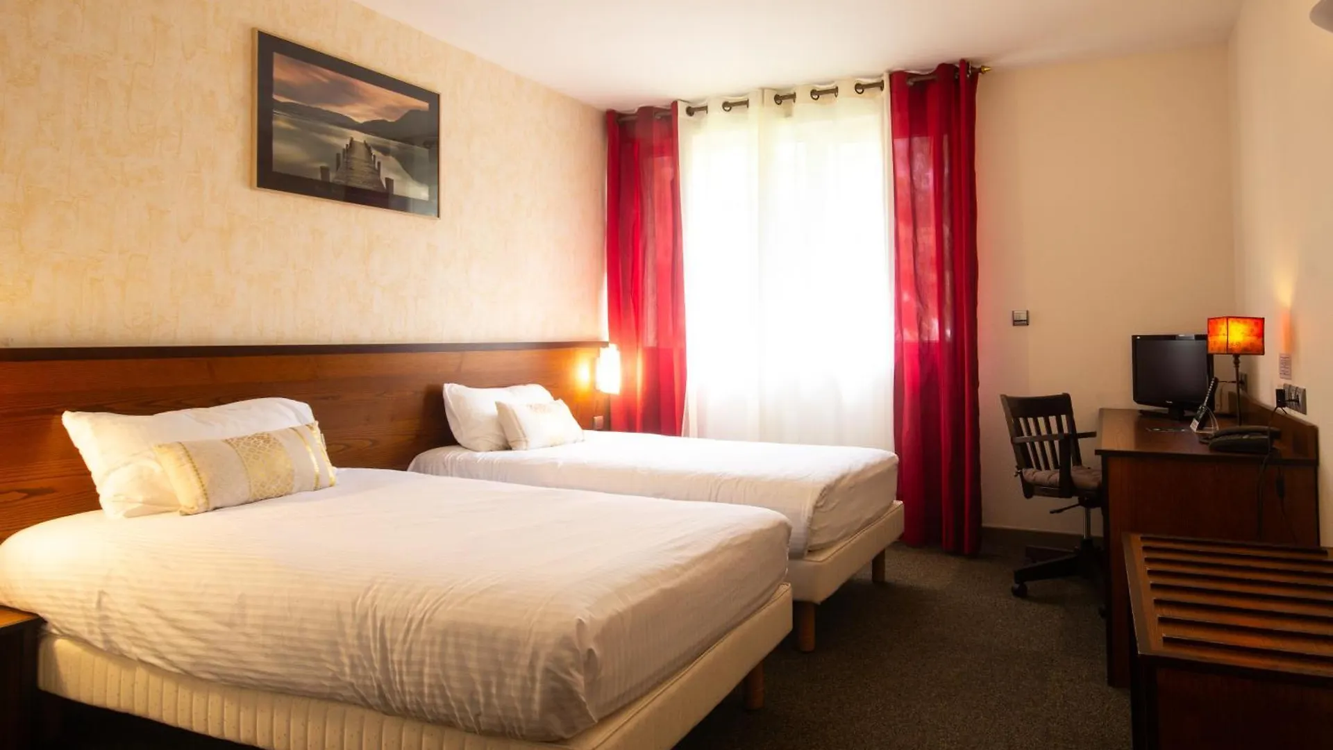 Logis Hotel Et Restaurant La Bombardiere Cuq-Toulza France
