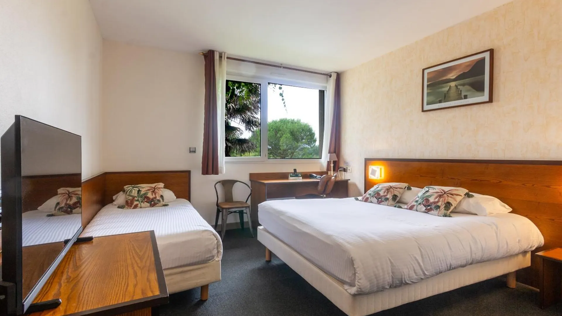 Logis Hotel Et Restaurant La Bombardiere Cuq-Toulza