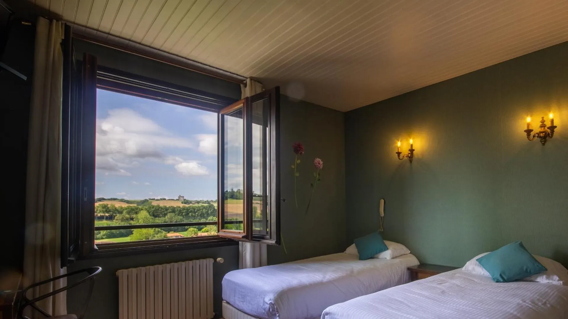Logis Hotel Et Restaurant La Bombardiere Cuq-Toulza