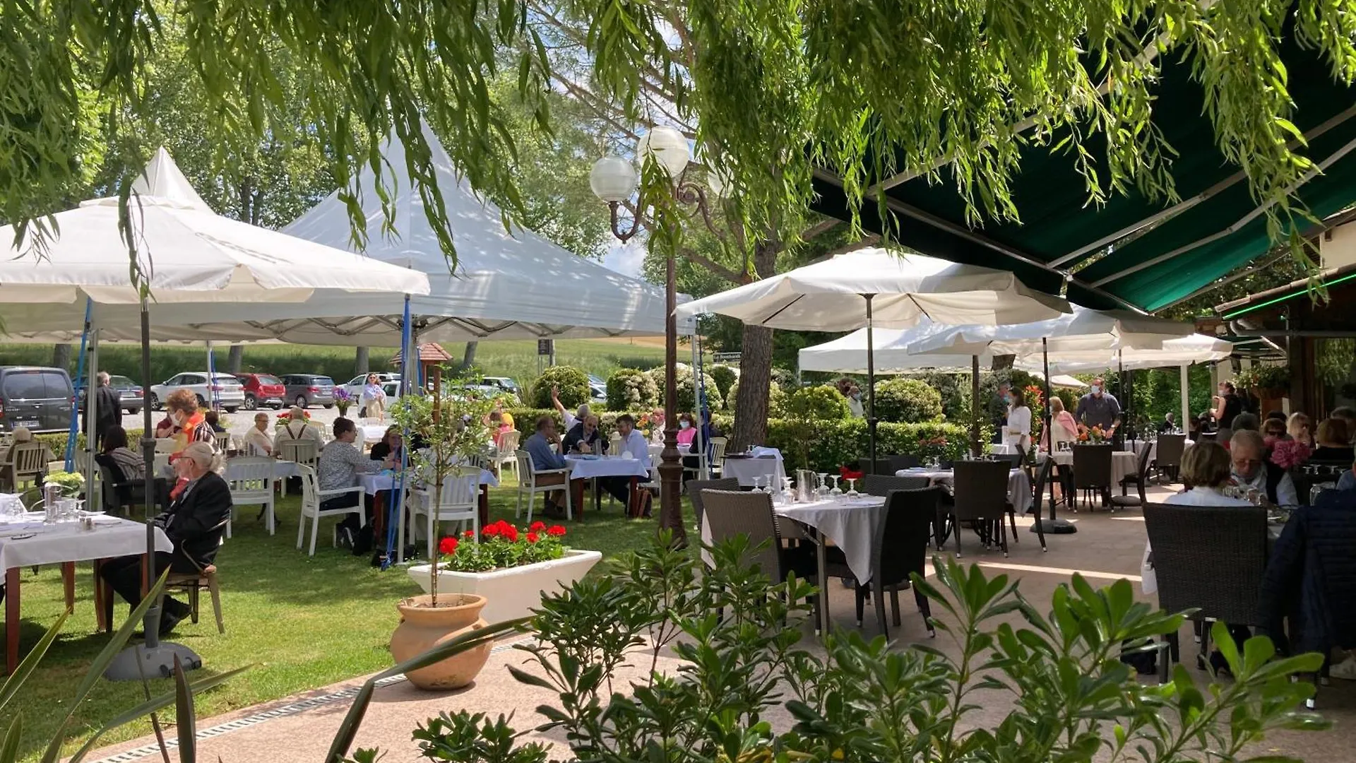 Logis Hotel Et Restaurant La Bombardiere Cuq-Toulza