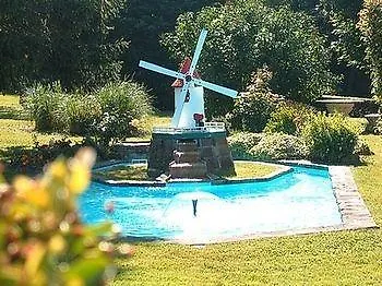 Logis Hotel Et Restaurant La Bombardiere Cuq-Toulza